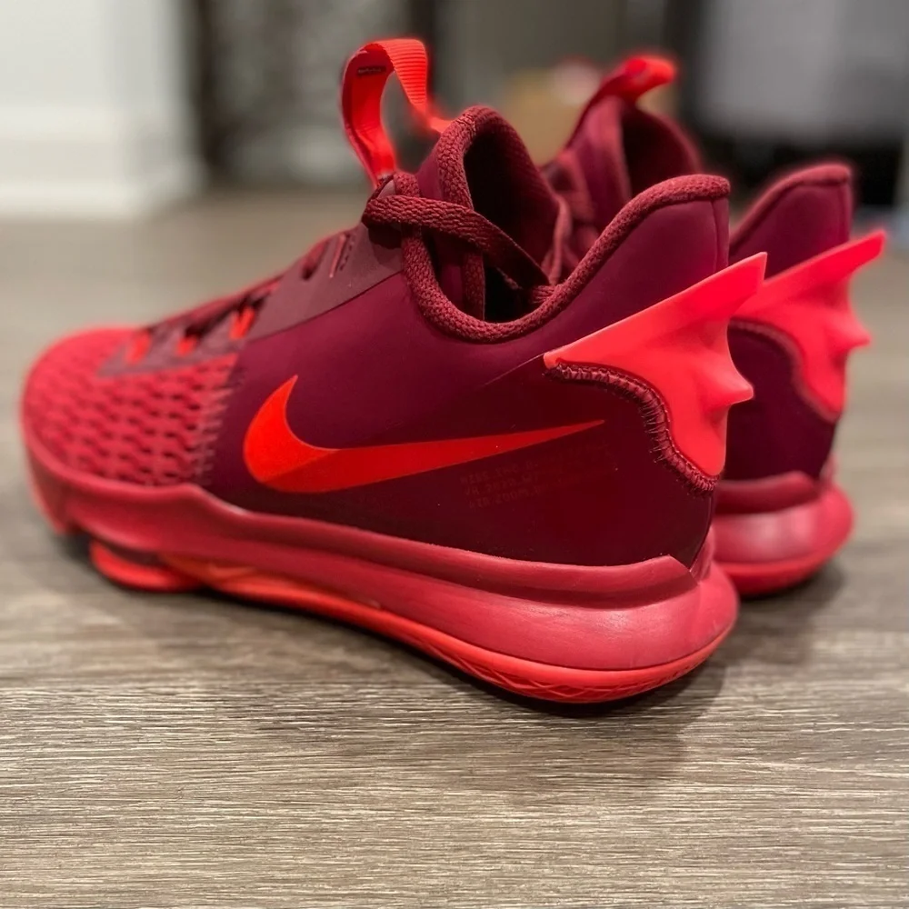 LeBron Witness 5 sz 11.5 Crimson Red